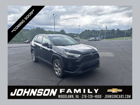 Used 2023 Toyota RAV4 XLE AWD/4WD image 1