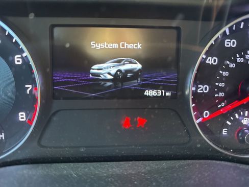 Used 2023 Kia Forte LXS w/ LXS Technology Package image 6