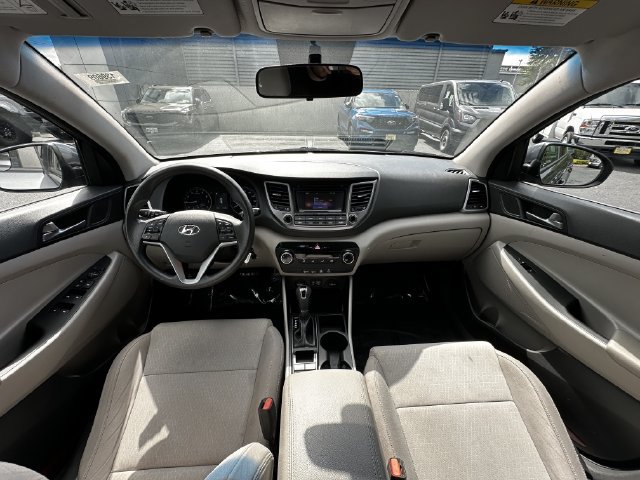 Used 2016 Hyundai Tucson SE w/ Option Group 02 AWD/4WD image 3