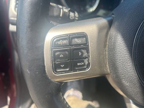 Used 2012 Jeep Grand Cherokee Laredo AWD/4WD image 9