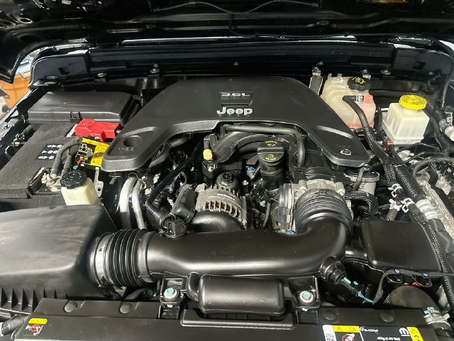 Used 2021 Jeep Gladiator Rubicon w/ Cold Weather Group AWD/4WD image 28