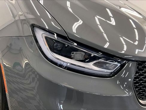 Used 2022 Chrysler Pacifica Touring-L w/ S Appearance Package FWD image 26