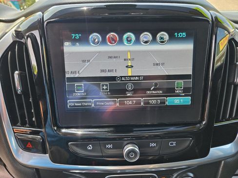 Used 2019 Chevrolet Traverse LT w/ LT Premium Package FWD image 34