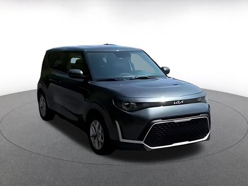Used 2025 Kia Soul LX w/ LX Technology Package FWD image 16
