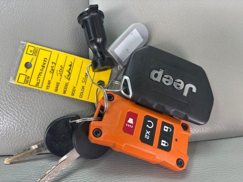 Used 2023 Jeep Gladiator Mojave w/ Cold Weather Group AWD/4WD image 29