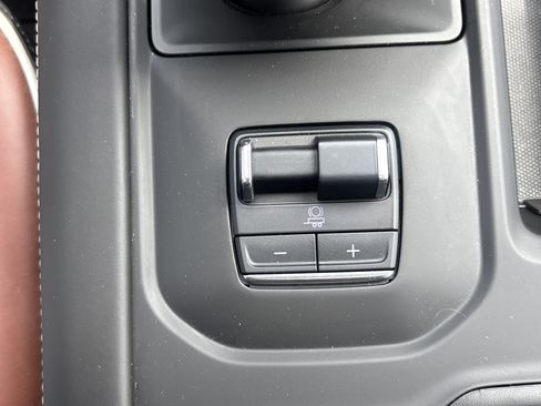 Used 2025 GMC Sierra 1500 Denali Ultimate AWD/4WD image 39