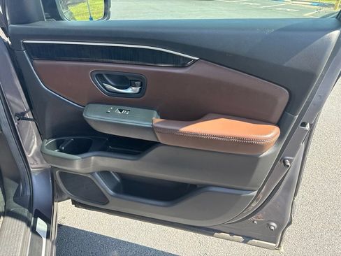 Used 2025 Honda Pilot Elite image 41
