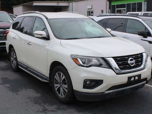 Used 2017 Nissan Pathfinder SV w/ SV Tech Package AWD/4WD image 3