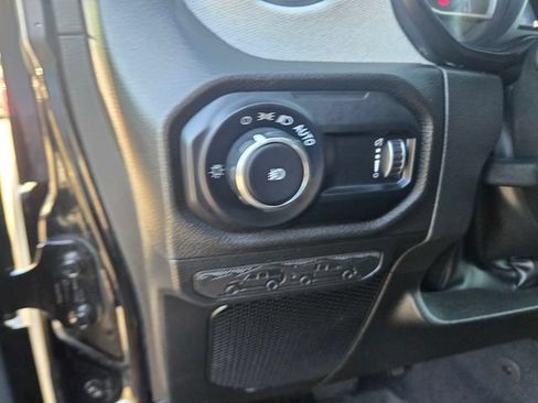 Used 2025 Jeep Wrangler Unlimited Sport AWD/4WD image 17