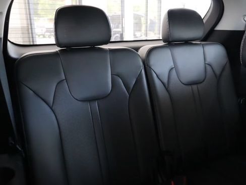 Used 2022 Kia Sorento S w/ Panoramic Sunroof Package AWD/4WD image 46