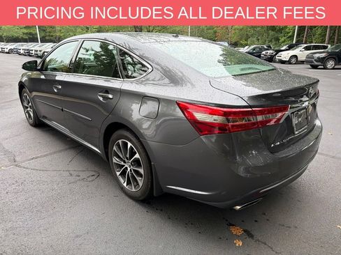 Used 2018 Toyota Avalon XLE Premium FWD image 4