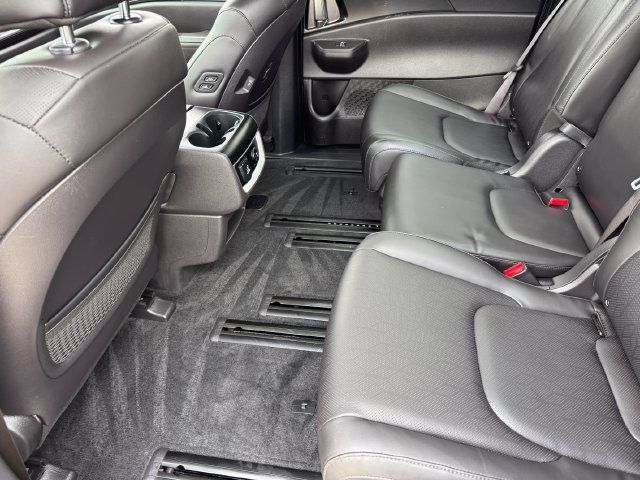Used 2025 Kia Carnival SX w/ SX Dark Edition Package FWD image 17