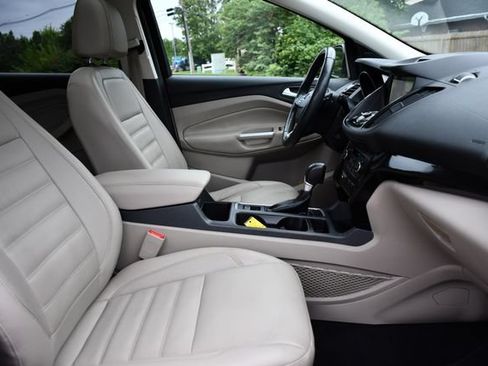 Used 2017 Ford Escape Titanium AWD/4WD image 31
