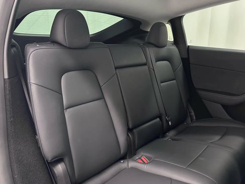 Used 2023 Tesla Model Y Long Range image 21