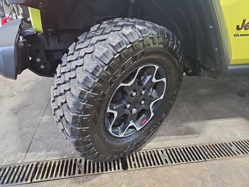 Used 2023 Jeep Gladiator Rubicon w/ LED Lighting Group image 29