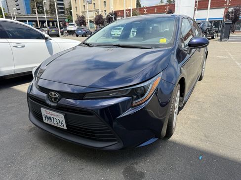 Used 2023 Toyota Corolla LE FWD image 1