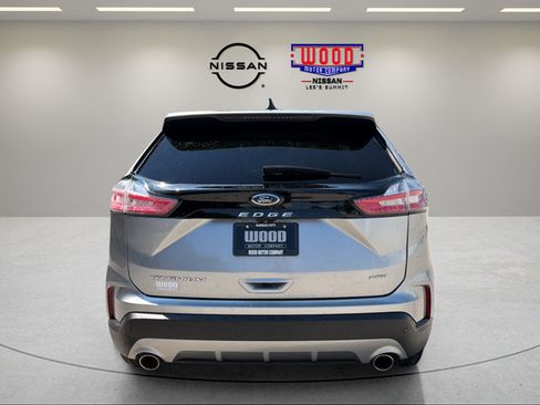 Used 2022 Ford Edge Titanium AWD/4WD image 3