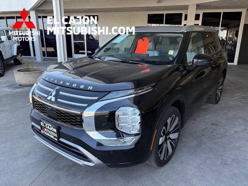 Used 2025 Mitsubishi Outlander AWD image 8