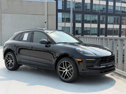 Used 2026 Porsche Macan AWD/4WD image 7