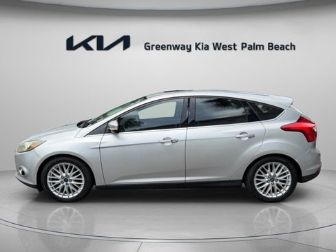 Used 2014 Ford Focus Titanium FWD image 4