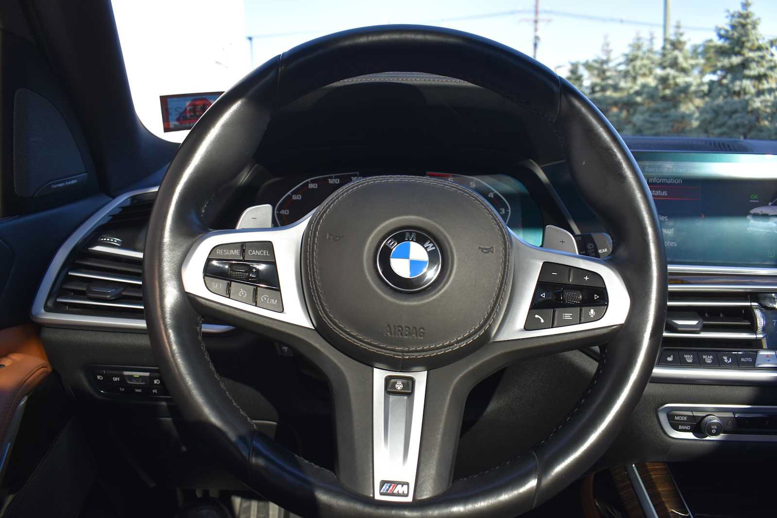 Used 2021 BMW X7 M50i w/ Cold Weather Package AWD/4WD image 25