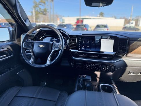 Used 2023 Chevrolet Silverado 1500 High Country w/ High Country Premium Package image 12