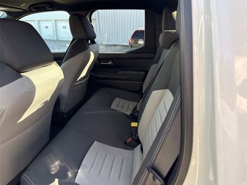 Used 2024 Toyota Tacoma TRD Off-Road image 15