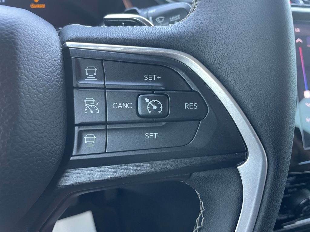 Used 2023 Jeep Grand Cherokee L Laredo AWD/4WD image 24
