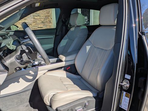 Used 2024 Audi Q8 e-tron Prestige AWD/4WD image 25