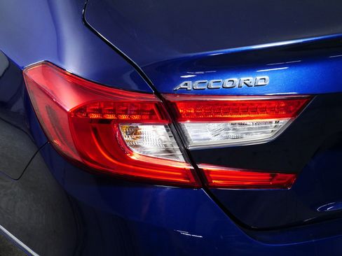 Used 2020 Honda Accord EX image 17