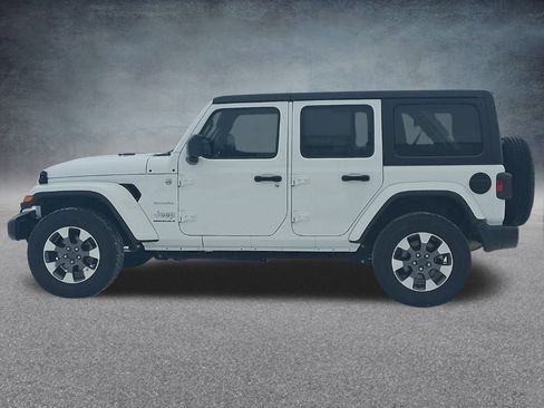 Used 2023 Jeep Wrangler Unlimited Sahara w/ Cold Weather Group AWD/4WD image 11