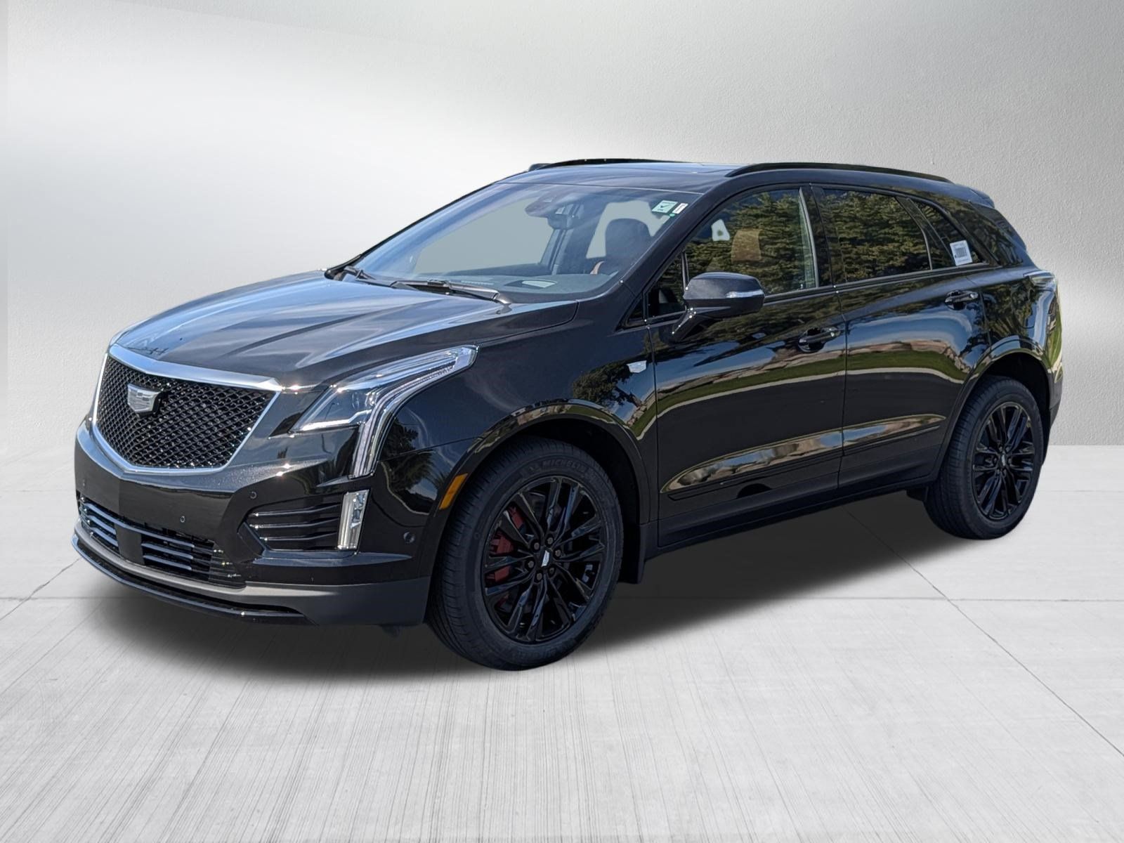 New 2026 Cadillac XT5 Sportv w/ LPO, Onyx Lite Package AWD/4WD image 3