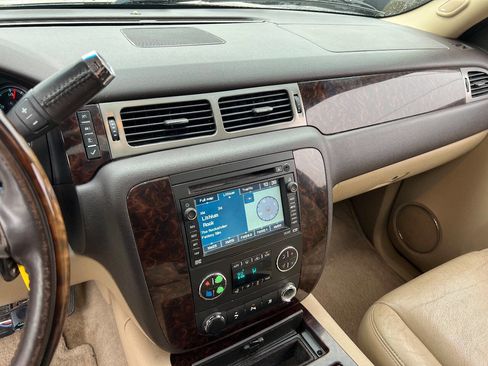 Used 2009 GMC Yukon XL Denali image 11