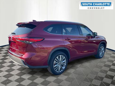 Used 2021 Toyota Highlander Platinum image 5