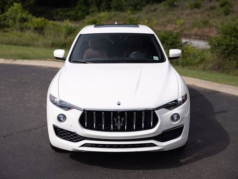 Used 2022 Maserati Levante GT AWD/4WD image 11