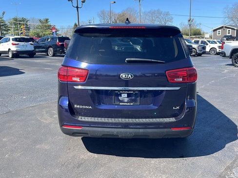 Used 2019 Kia Sedona LX image 4