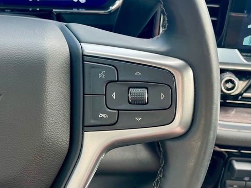 Used 2025 Chevrolet Silverado 2500 LTZ w/ LTZ Convenience Package image 31