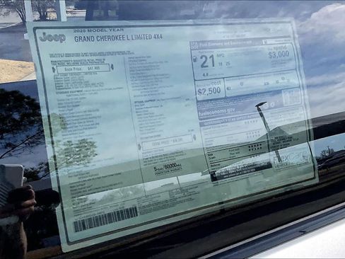 New 2025 Jeep Grand Cherokee L Limited image 19