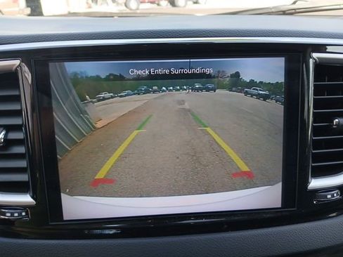 Used 2024 Chrysler Pacifica Touring-L FWD image 32