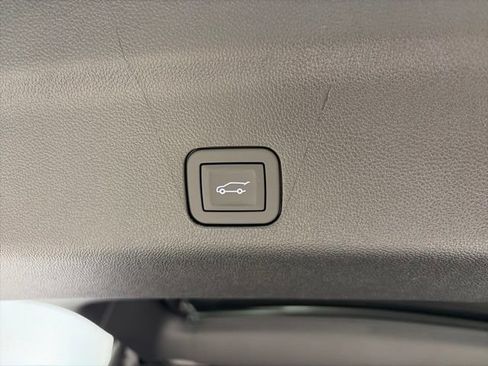 New 2026 Chevrolet Tahoe High Country AWD/4WD image 18