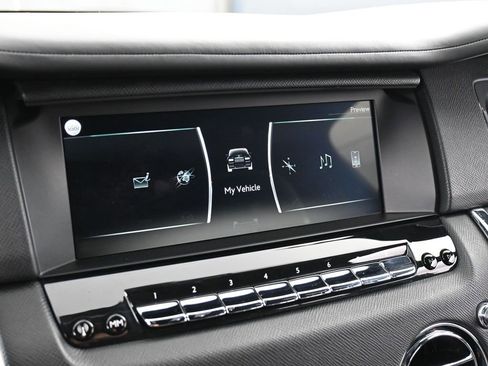 Used 2023 Rolls-Royce Cullinan w/ Technology Package image 21