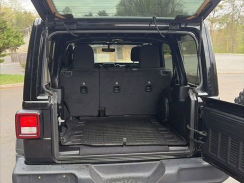 Used 2022 Jeep Wrangler Unlimited Sport image 28