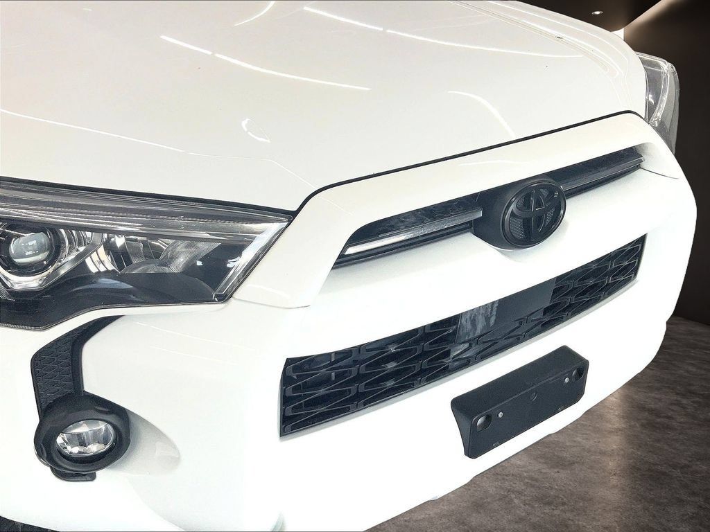 Used 2021 Toyota 4Runner SR5 Premium w/ Moonroof Package RWD image 34