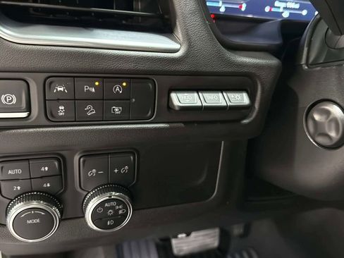 Used 2024 GMC Yukon XL AT4 w/ AT4 Premium Package AWD/4WD image 36