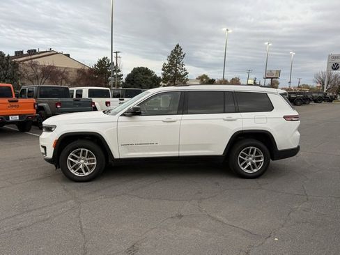 Used 2023 Jeep Grand Cherokee L Laredo image 9