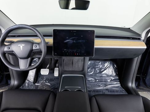 Used 2023 Tesla Model Y Performance image 33