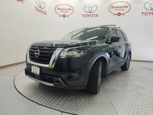 Used 2024 Nissan Pathfinder SL w/ SL Premium Package FWD image 2