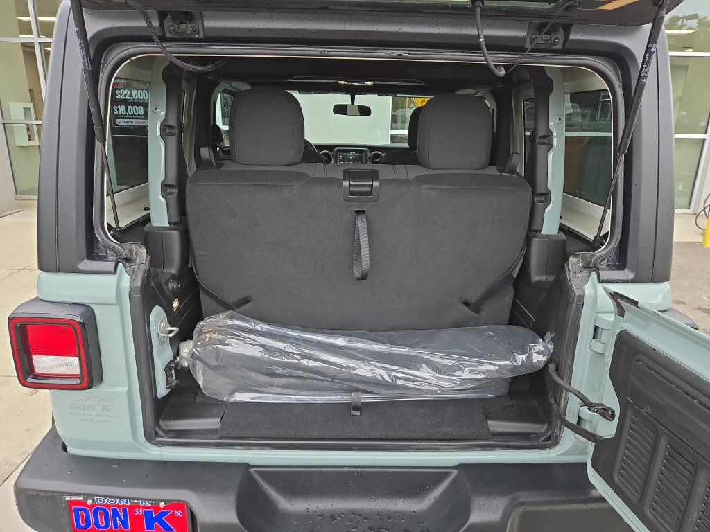 Used 2023 Jeep Wrangler Sport AWD/4WD image 26