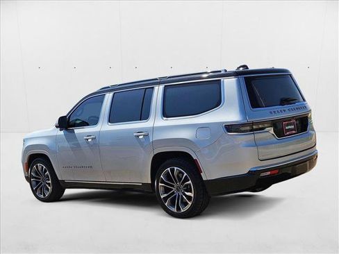 Used 2022 Jeep Grand Wagoneer Series III w/ Rear Seat Video Group 1 image 8