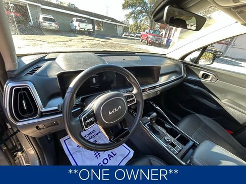 Used 2025 Kia Sorento S w/ Panoramic Sunroof Package image 2
